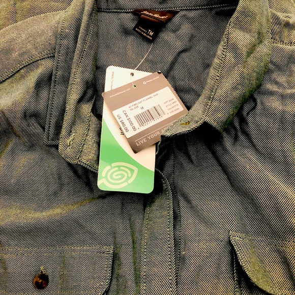 Eddie Bauer Tops - Women’s Eddie Bauer Flannel long sleeve Shirt Green Size M